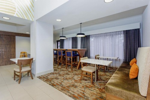 Hampton Inn Jacksonville - I-95 Central - image 8
