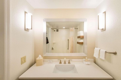 Hilton Garden Inn Jacksonville Airport - image 18