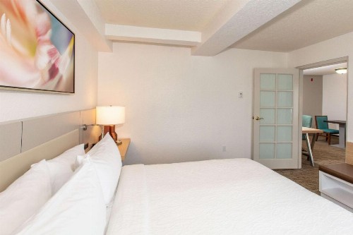 Hilton Garden Inn Jacksonville Airport - image 2