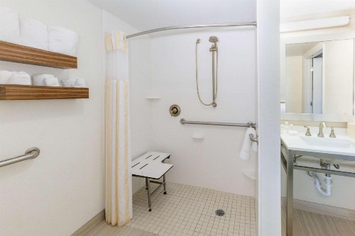 Hilton Garden Inn Jacksonville Airport - image 32