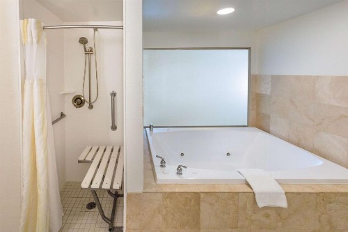 Hilton Garden Inn Jacksonville Airport - image 48