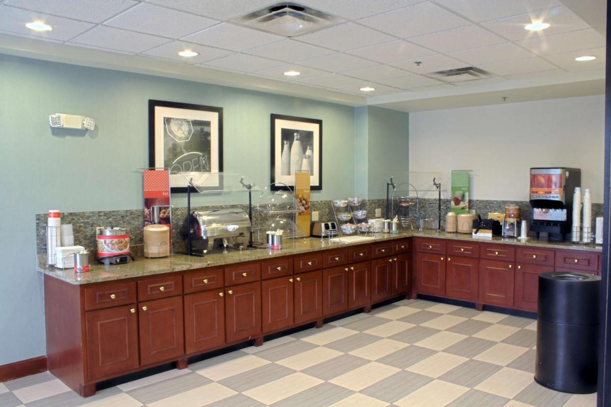 Hampton Inn Jacksonville I-10 West - image 3