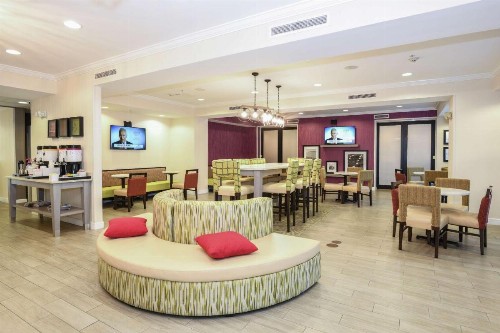 Hampton Inn Jacksonville - East Regency Square - image 3
