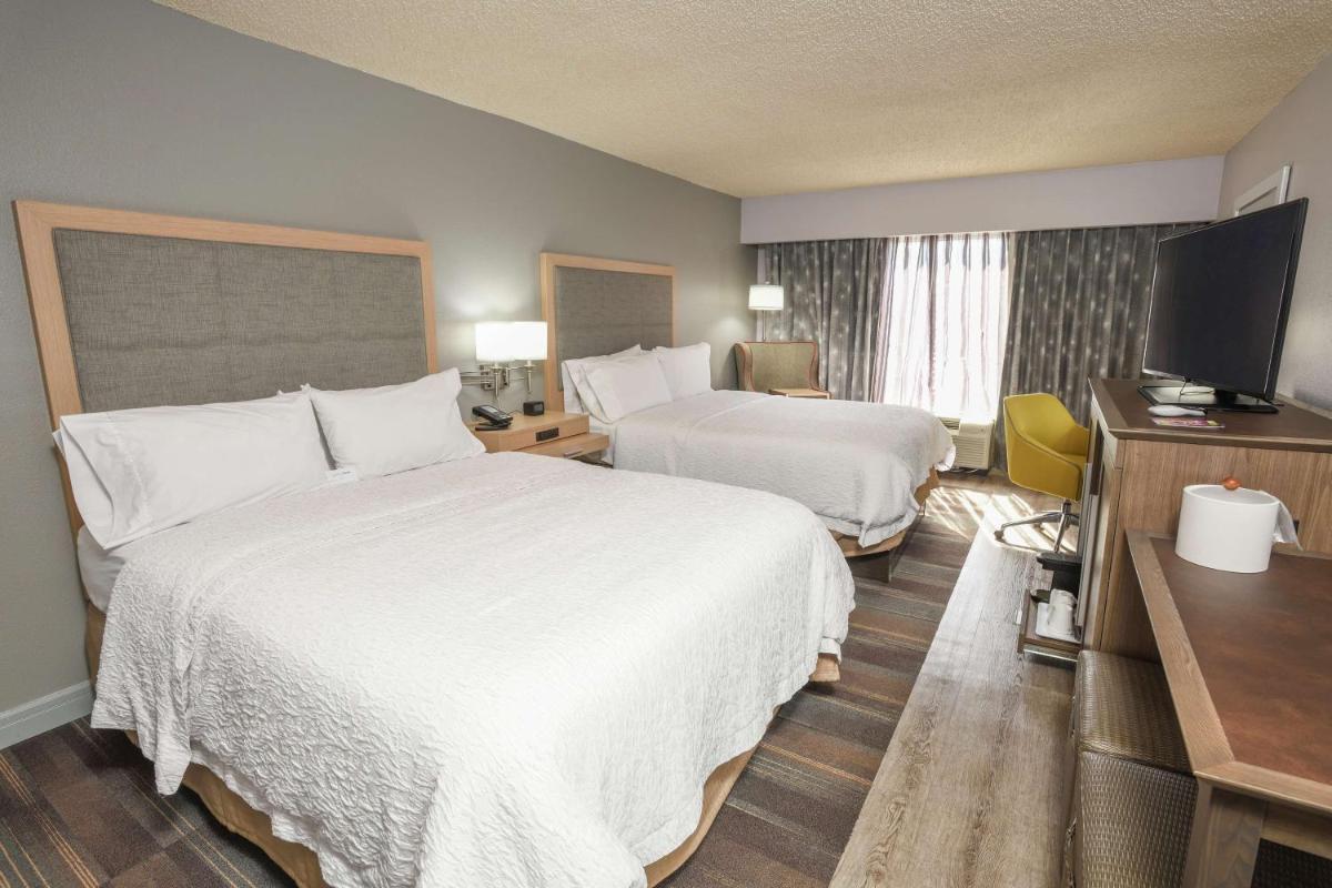 Hampton Inn Jacksonville - East Regency Square - image 4