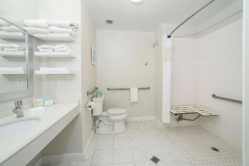 Hampton Inn Jacksonville - East Regency Square - image 5