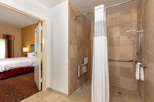 Hampton Inn & Suites Jacksonville-Airport - image 16