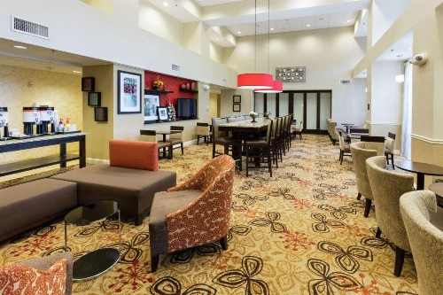 Hampton Inn & Suites Jacksonville-Airport - image 2
