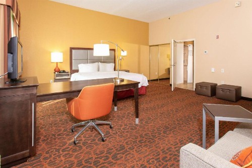 Hampton Inn & Suites Jacksonville-Airport - image 28