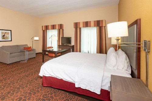 Hampton Inn & Suites Jacksonville-Airport - image 31