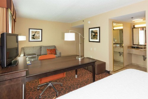 Hampton Inn & Suites Jacksonville-Airport - image 36