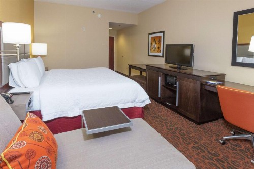 Hampton Inn & Suites Jacksonville-Airport - image 5