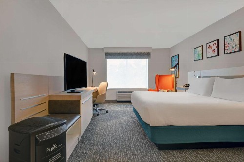 Hilton Garden Inn Jacksonville JTB/Deerwood Park - image 10