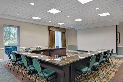 Hilton Garden Inn Jacksonville JTB/Deerwood Park - image 14