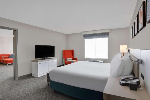Hilton Garden Inn Jacksonville JTB/Deerwood Park - image 2