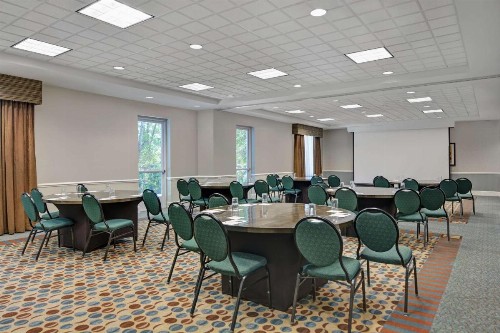 Hilton Garden Inn Jacksonville JTB/Deerwood Park - image 34
