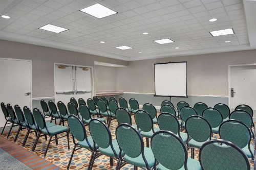 Hilton Garden Inn Jacksonville JTB/Deerwood Park - image 42