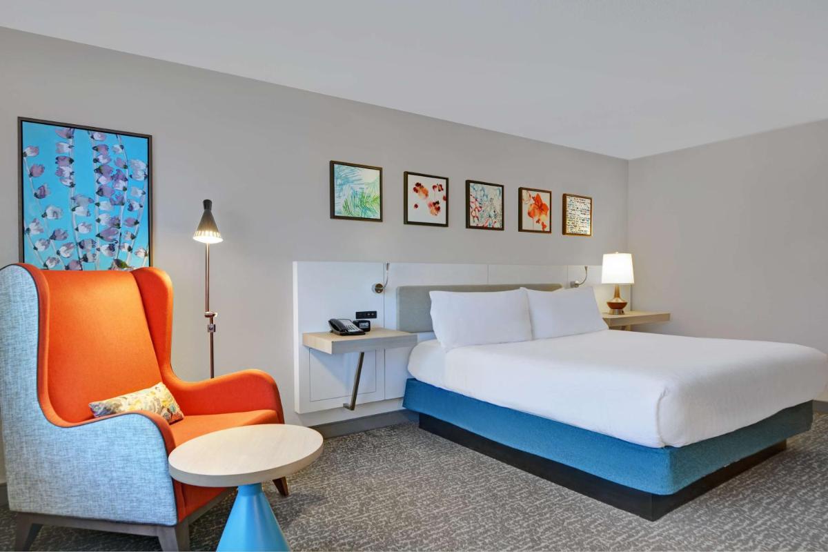 Hilton Garden Inn Jacksonville JTB/Deerwood Park - image 5