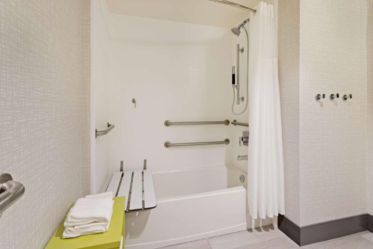 Hampton Inn Jacksonville-I-295 East/Baymeadows - image 2