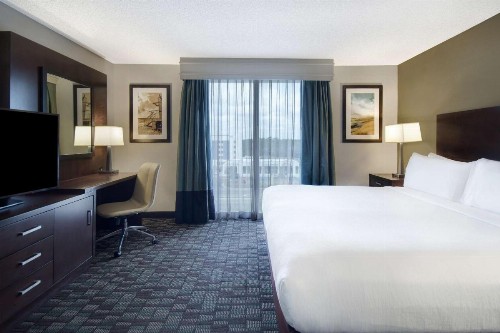 Embassy Suites by Hilton Jacksonville Baymeadows - image 24