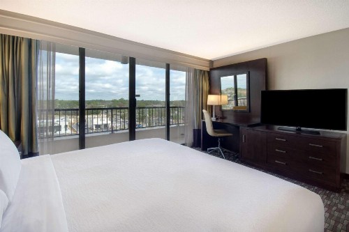 Embassy Suites by Hilton Jacksonville Baymeadows - image 26