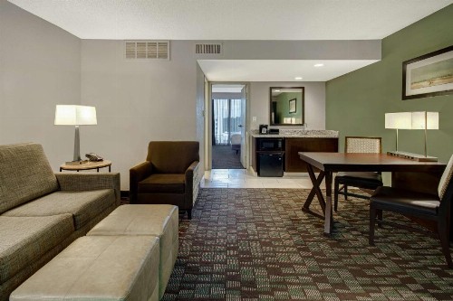 Embassy Suites by Hilton Jacksonville Baymeadows - image 34