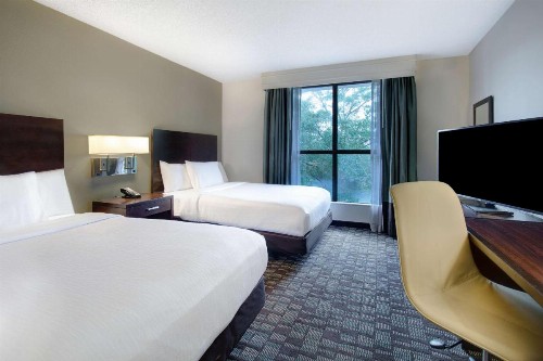 Embassy Suites by Hilton Jacksonville Baymeadows - image 35