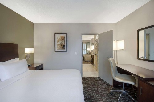 Embassy Suites by Hilton Jacksonville Baymeadows - image 5