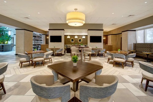 Embassy Suites by Hilton Jacksonville Baymeadows - image 8