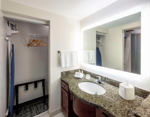Homewood Suites by Hilton Jacksonville-South/St. Johns Ctr. - image 23