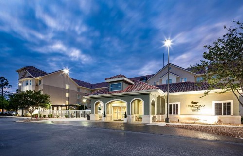 Homewood Suites by Hilton Jacksonville-South/St. Johns Ctr. - image 3