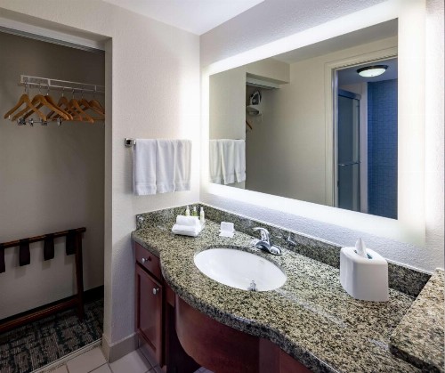 Homewood Suites by Hilton Jacksonville-South/St. Johns Ctr. - image 35