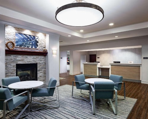 Homewood Suites by Hilton Jacksonville-South/St. Johns Ctr. - image 4