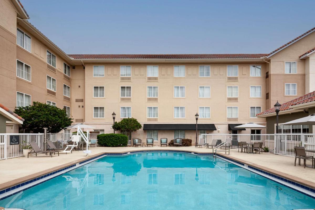 Homewood Suites by Hilton Jacksonville-South/St. Johns Ctr. - image 7