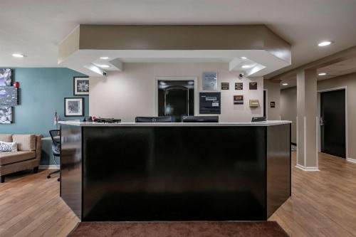 Jacksonville Plaza Hotel and Suites - image 6