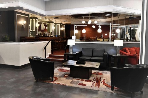 Ramada by Wyndham Jacksonville Hotel & Conference Center - image 4