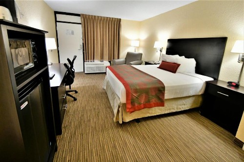 Ramada by Wyndham Jacksonville Hotel & Conference Center - image 43