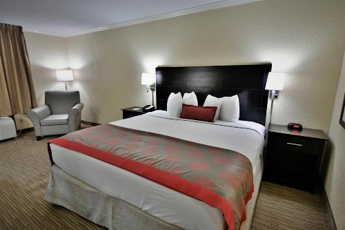 Ramada by Wyndham Jacksonville Hotel & Conference Center - image 48