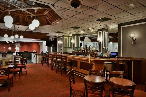 Ramada by Wyndham Jacksonville Hotel & Conference Center - image 7