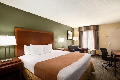 Days Inn by Wyndham Jacksonville Airport - image 28