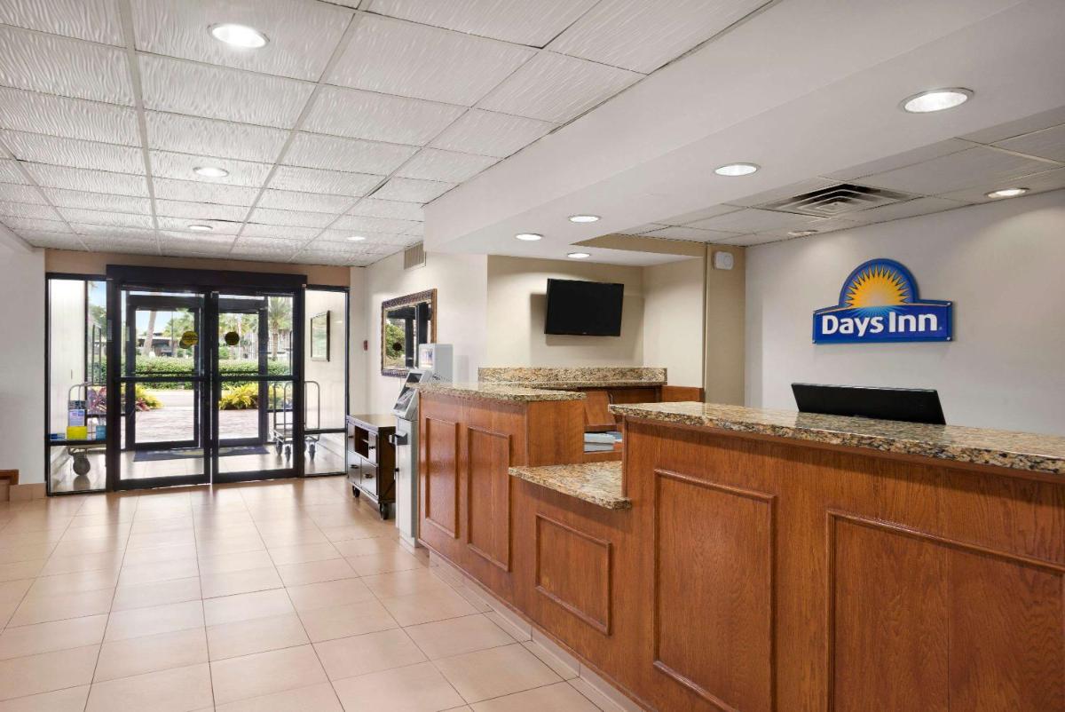 Days Inn by Wyndham Jacksonville Airport - image 3