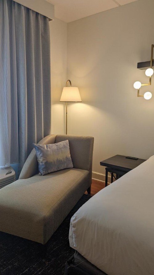 Hotel Indigo Jacksonville-Deerwood Park an IHG Hotel - image 14