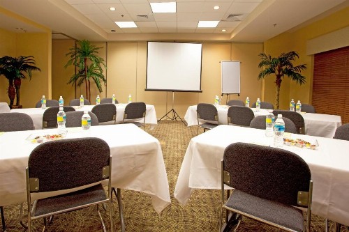 Holiday Inn Express Hotel & Suites Chaffee - Jacksonville West an IHG Hotel - image 16
