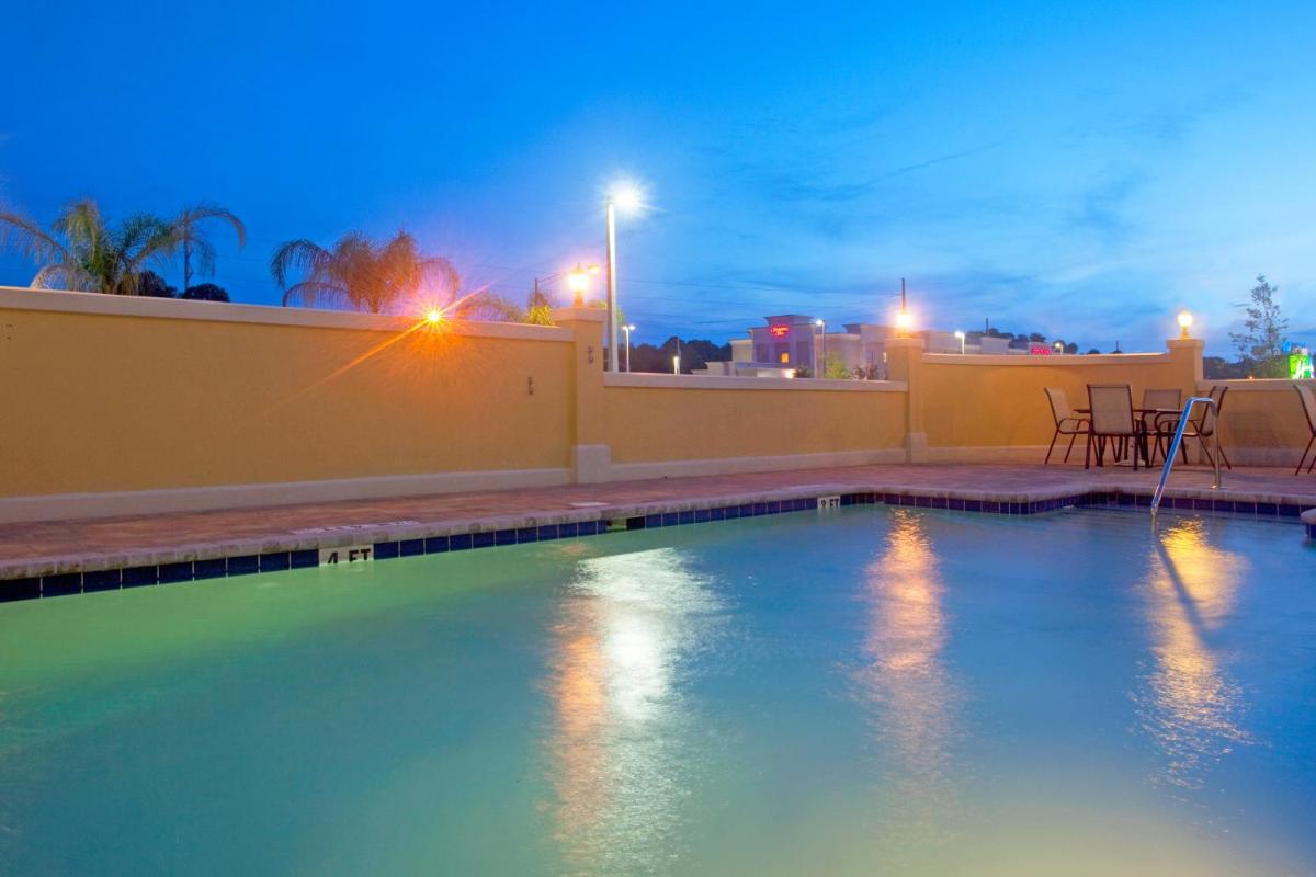Holiday Inn Express Hotel & Suites Chaffee - Jacksonville West an IHG Hotel - image 3