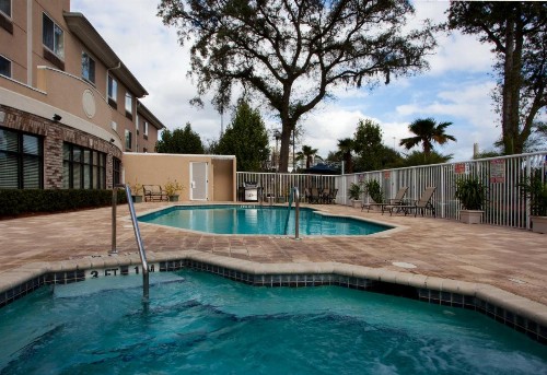 Holiday Inn Express Hotel & Suites Jacksonville-Blount Island - image 4