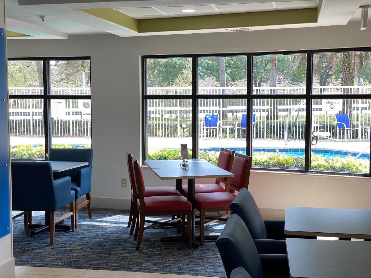 Holiday Inn Express Hotel & Suites Jacksonville-Blount Island - image 7