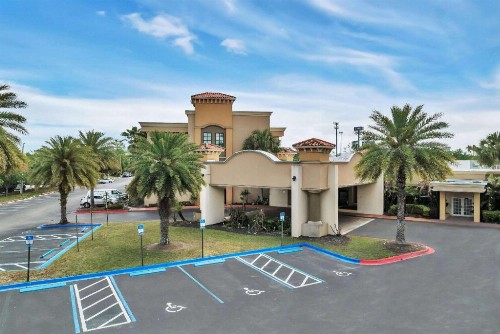 Ramada by Wyndham Jacksonville I-95 by Butler Blvd - image 12