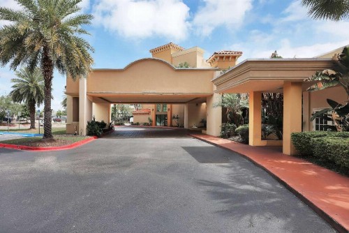 Ramada by Wyndham Jacksonville I-95 by Butler Blvd - image 19