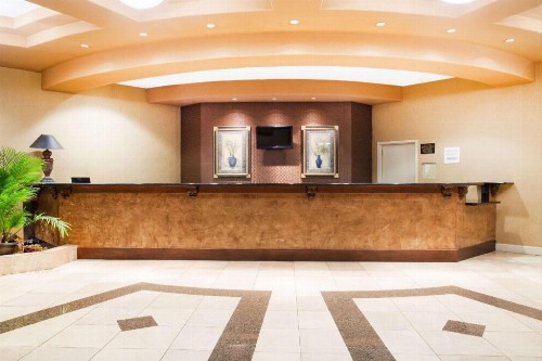 Ramada by Wyndham Jacksonville I-95 by Butler Blvd - image 22