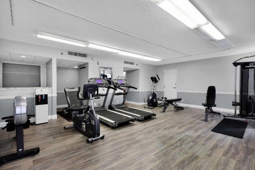 Ramada by Wyndham Jacksonville I-95 by Butler Blvd - image 23