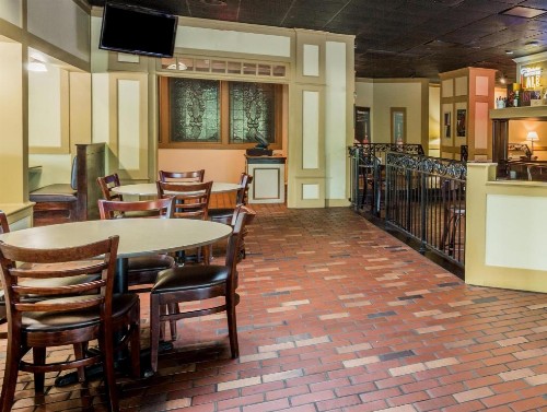 Ramada by Wyndham Jacksonville I-95 by Butler Blvd - image 25